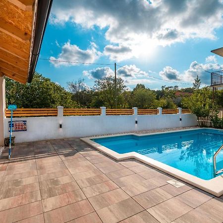 Central Dalmatian Pool&Grill House Gustirna Esterno foto