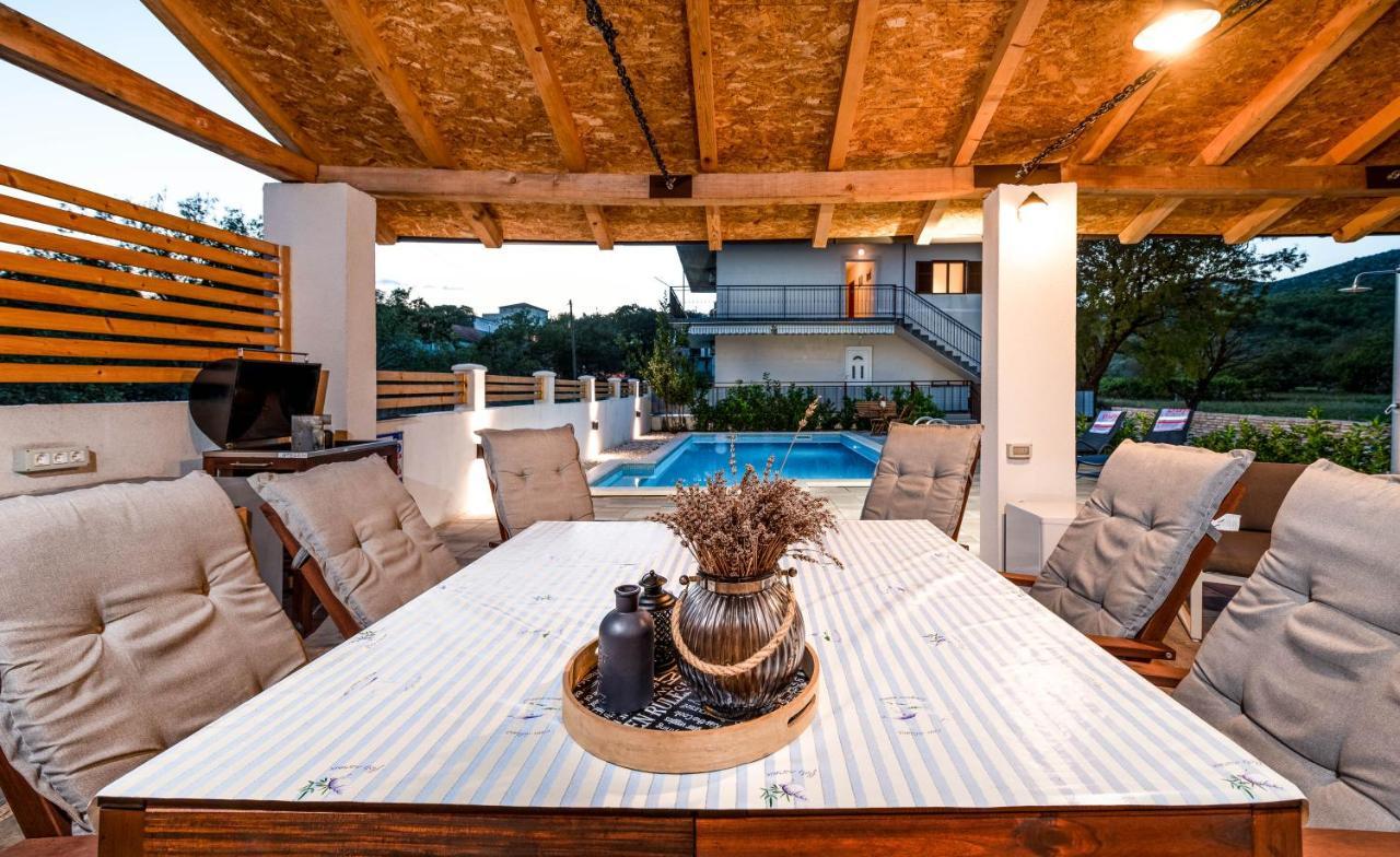 Central Dalmatian Pool&Grill House Gustirna Esterno foto