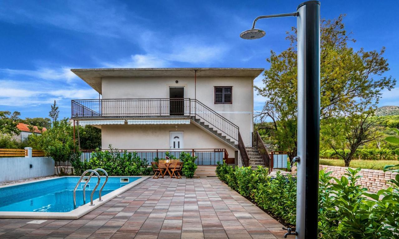 Central Dalmatian Pool&Grill House Gustirna Esterno foto