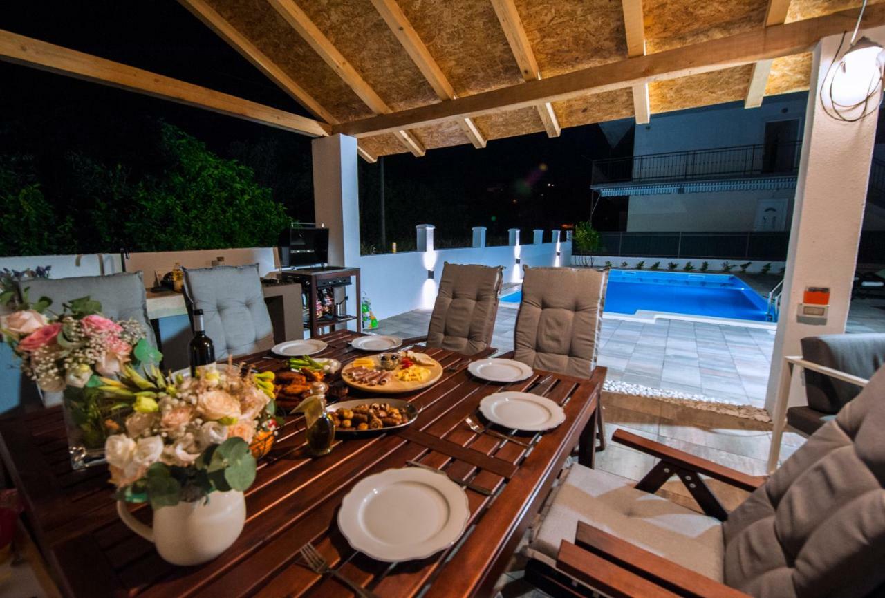 Central Dalmatian Pool&Grill House Gustirna Esterno foto