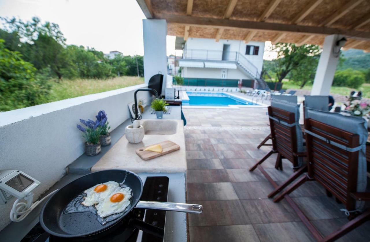Central Dalmatian Pool&Grill House Gustirna Esterno foto