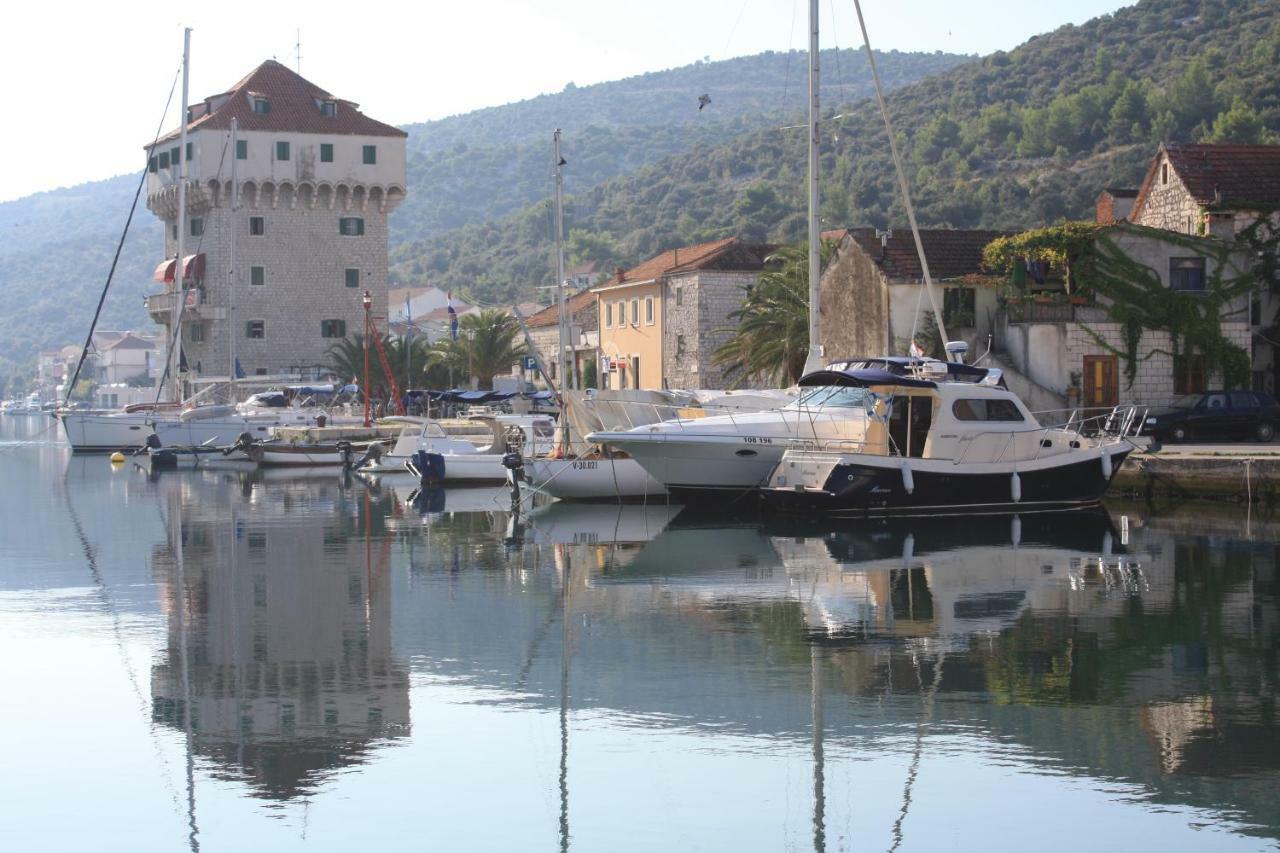 Central Dalmatian Pool&Grill House Gustirna Esterno foto